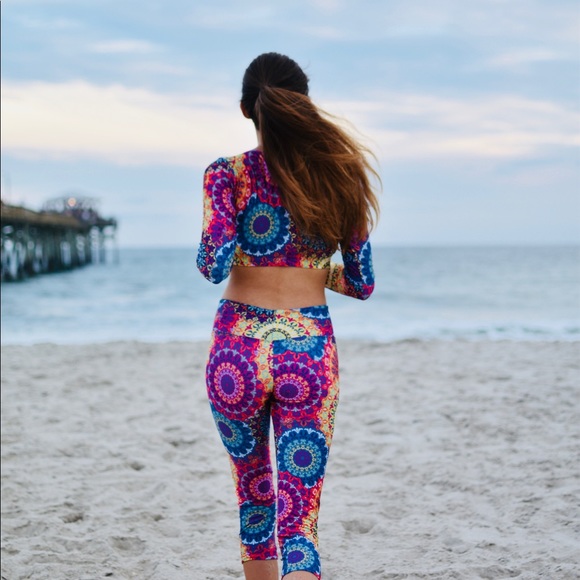 SunSkipper RashGuard (Circles) - Picture 5 of 7